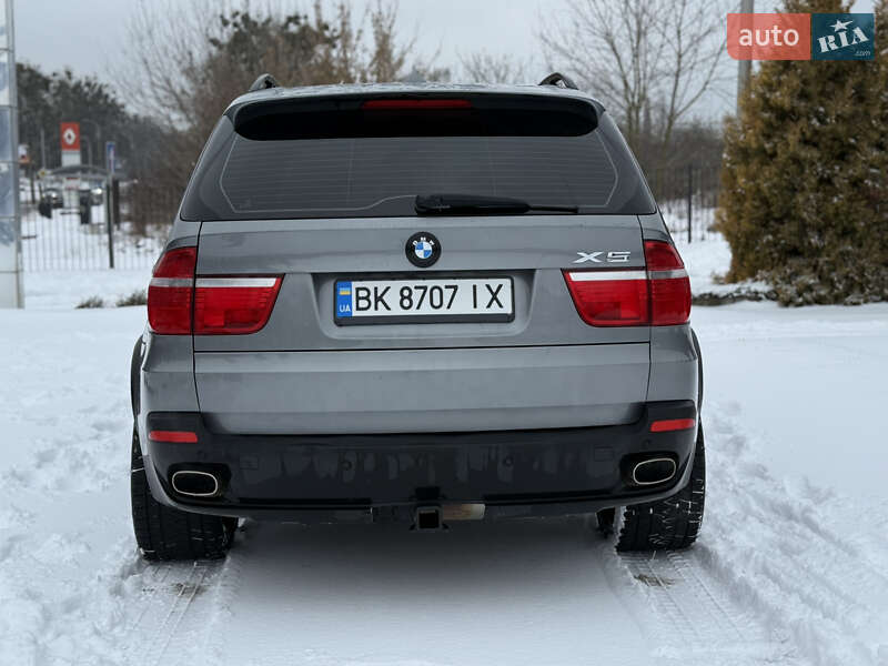 Внедорожник / Кроссовер BMW X5 2010 в Ровно