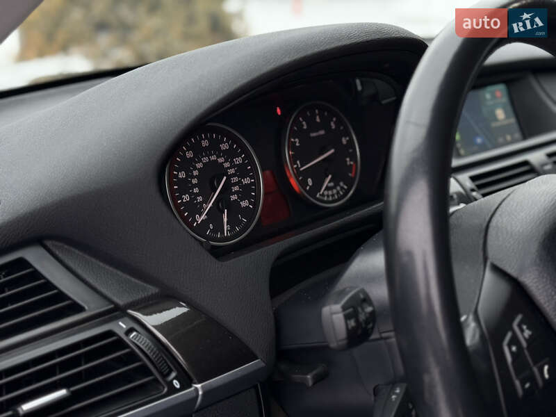 Внедорожник / Кроссовер BMW X5 2010 в Ровно