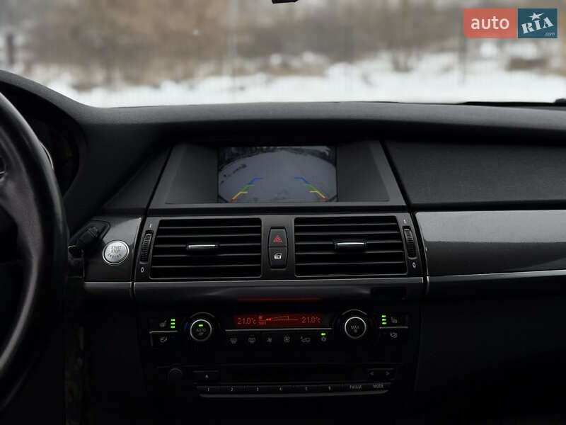 Внедорожник / Кроссовер BMW X5 2010 в Ровно