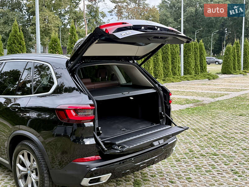 Внедорожник / Кроссовер BMW X5 2020 в Харькове