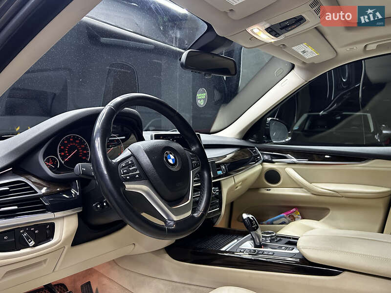 Позашляховик / Кросовер BMW X5 2014 в Чернівцях