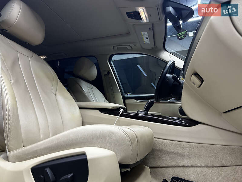 Позашляховик / Кросовер BMW X5 2014 в Чернівцях