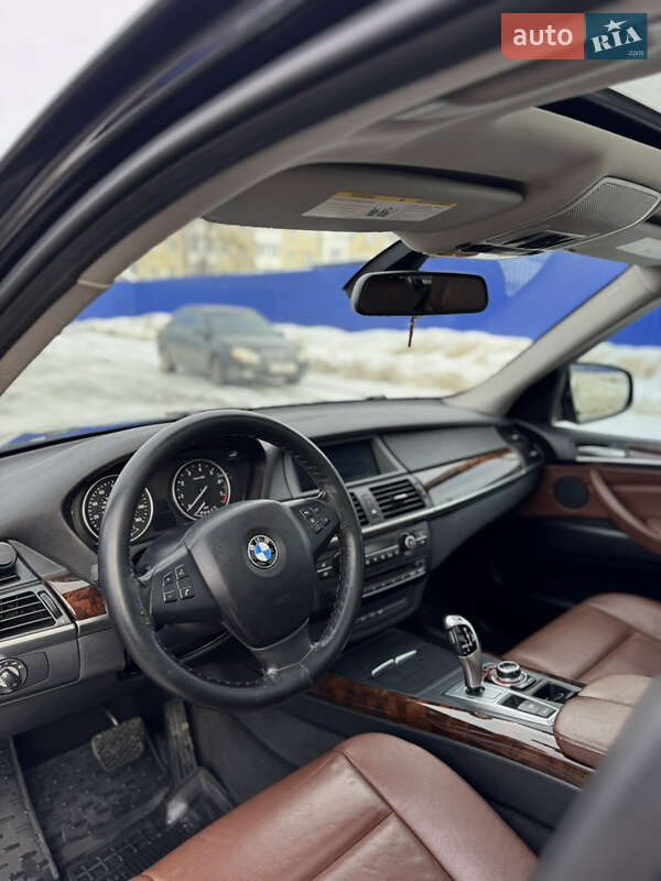 Внедорожник / Кроссовер BMW X5 2013 в Калуше