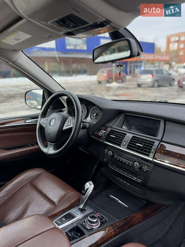 Внедорожник / Кроссовер BMW X5 2013 в Калуше