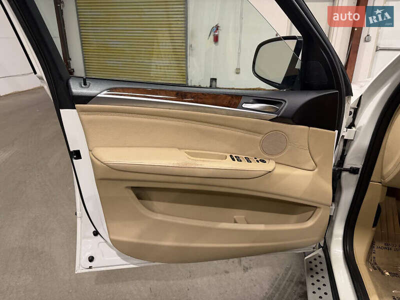 Позашляховик / Кросовер BMW X5 2012 в Львові