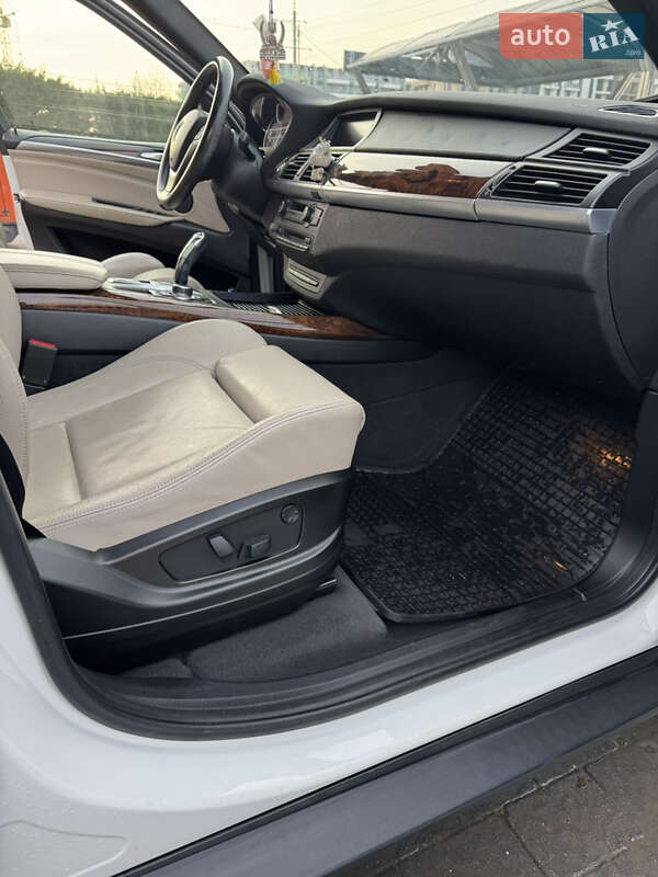 Внедорожник / Кроссовер BMW X5 2012 в Ужгороде