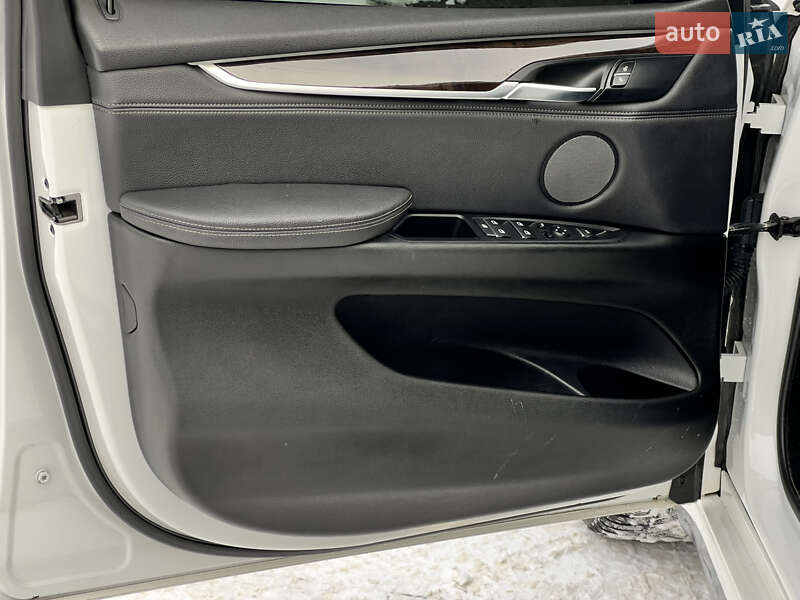 Внедорожник / Кроссовер BMW X5 2016 в Киеве