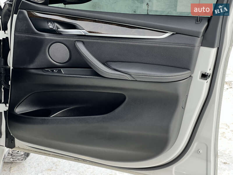 Внедорожник / Кроссовер BMW X5 2016 в Киеве