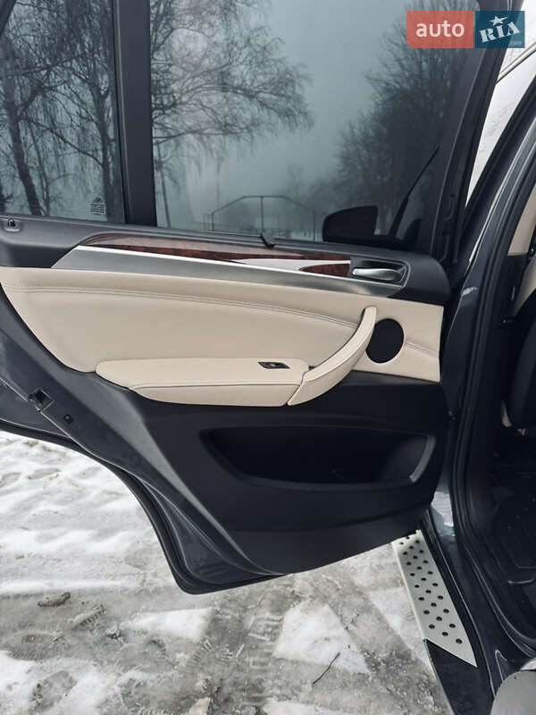 Внедорожник / Кроссовер BMW X5 2011 в Киеве