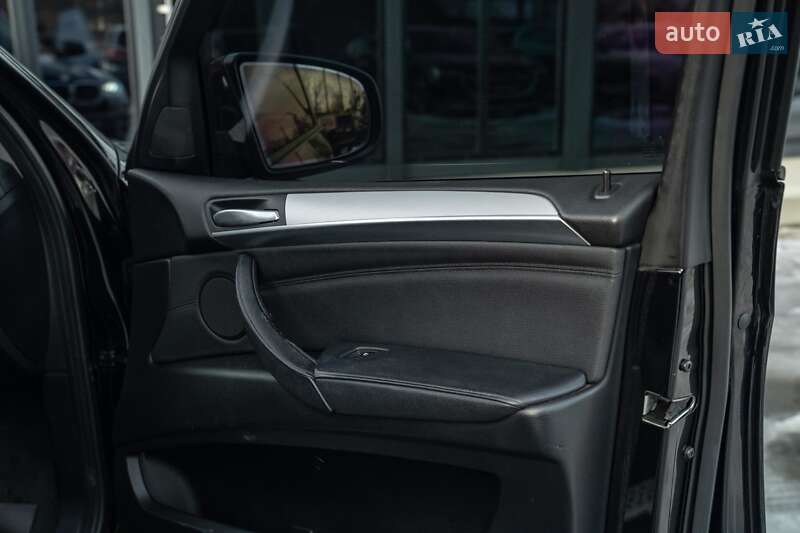 Позашляховик / Кросовер BMW X5 2011 в Чернівцях