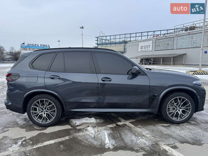 Позашляховик / Кросовер BMW X5 2021 в Чернівцях