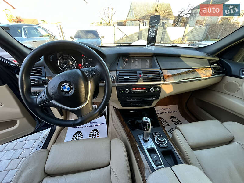 Позашляховик / Кросовер BMW X5 2010 в Нововолинську