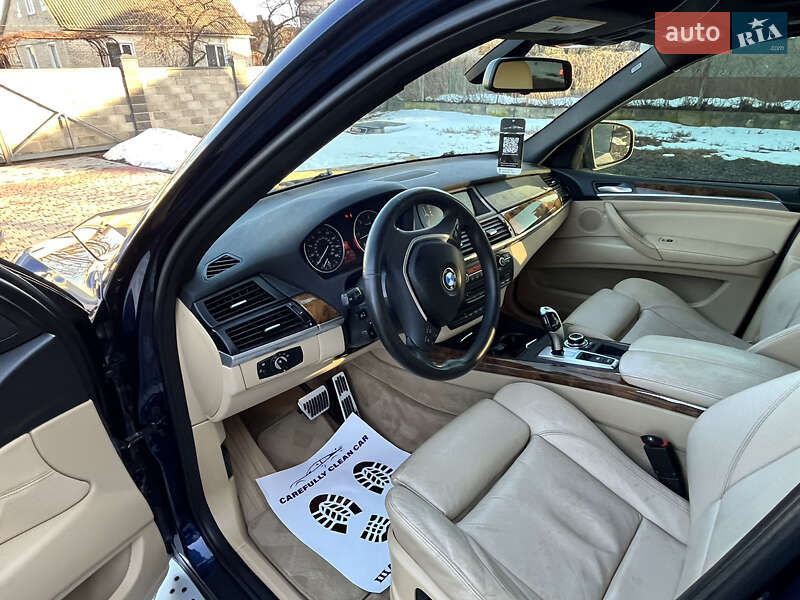 Позашляховик / Кросовер BMW X5 2010 в Нововолинську