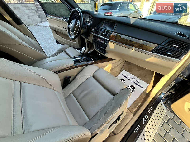 Позашляховик / Кросовер BMW X5 2010 в Нововолинську