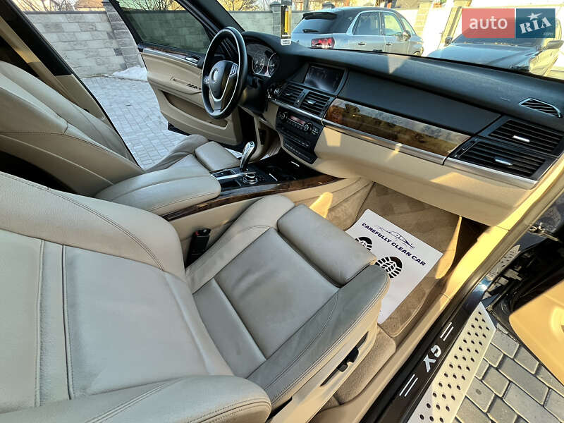 Позашляховик / Кросовер BMW X5 2010 в Нововолинську