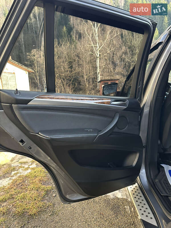 Позашляховик / Кросовер BMW X5 2011 в Микуличині