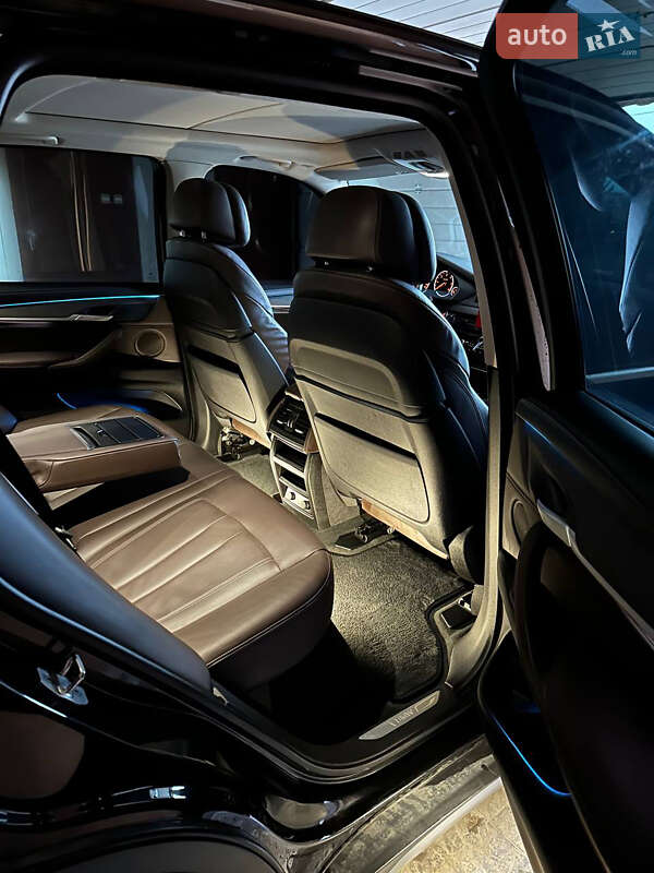 Позашляховик / Кросовер BMW X5 2016 в Чернівцях