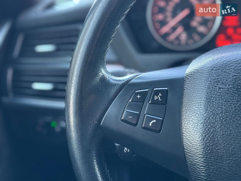 Внедорожник / Кроссовер BMW X5 2011 в Сарнах