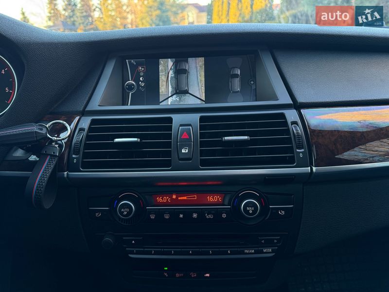 Внедорожник / Кроссовер BMW X5 2011 в Сарнах