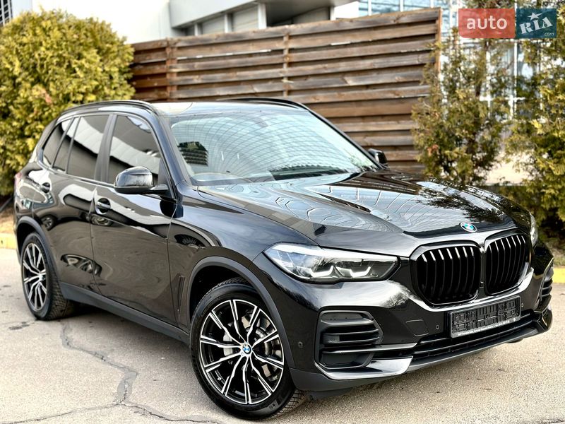 Внедорожник / Кроссовер BMW X5 2022 в Киеве