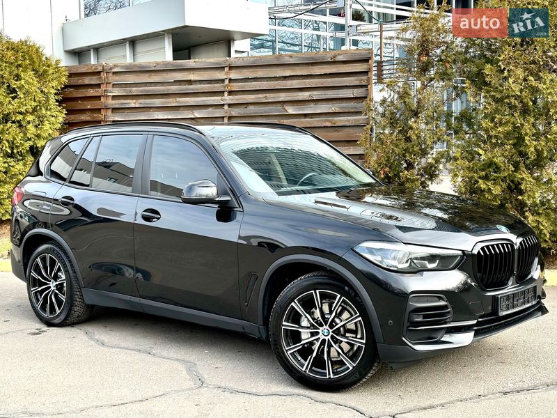 Внедорожник / Кроссовер BMW X5 2022 в Киеве