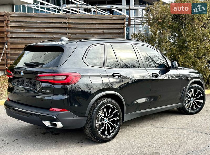 Внедорожник / Кроссовер BMW X5 2022 в Киеве