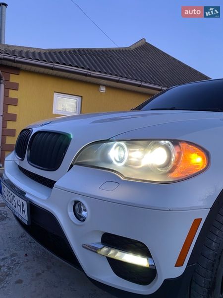 Внедорожник / Кроссовер BMW X5 2011 в Хотине