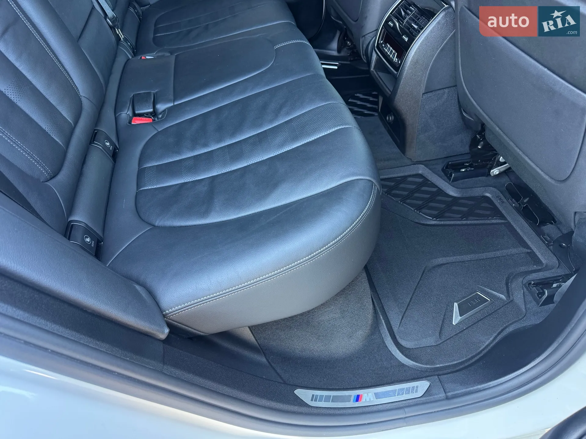 2020 BMW X5 - мініатюра 101