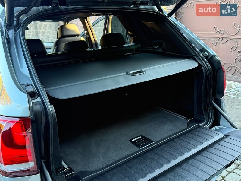 Внедорожник / Кроссовер BMW X5 2016 в Ровно