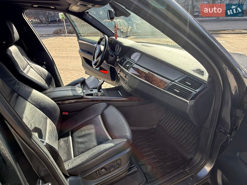 Внедорожник / Кроссовер BMW X5 2010 в Хмельницком