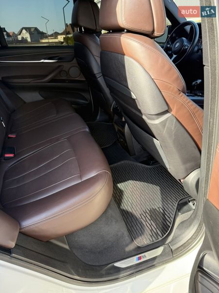 Позашляховик / Кросовер BMW X5 2015 в Луцьку