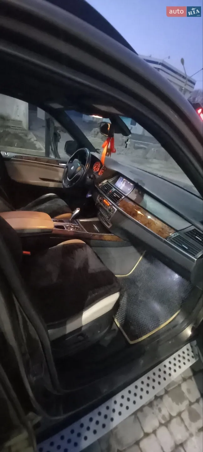 2010 BMW X5 - мініатюра 16