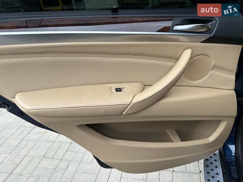 Внедорожник / Кроссовер BMW X5 2011 в Одессе