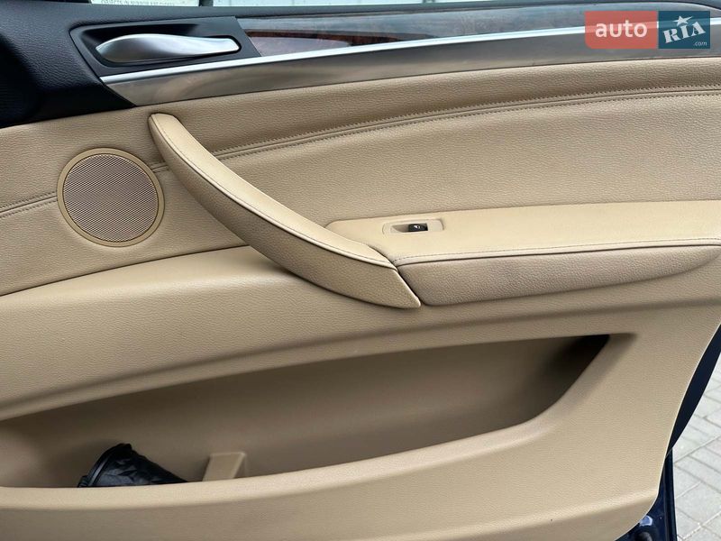 Внедорожник / Кроссовер BMW X5 2011 в Одессе