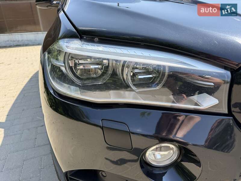 Позашляховик / Кросовер BMW X5 2015 в Чернівцях