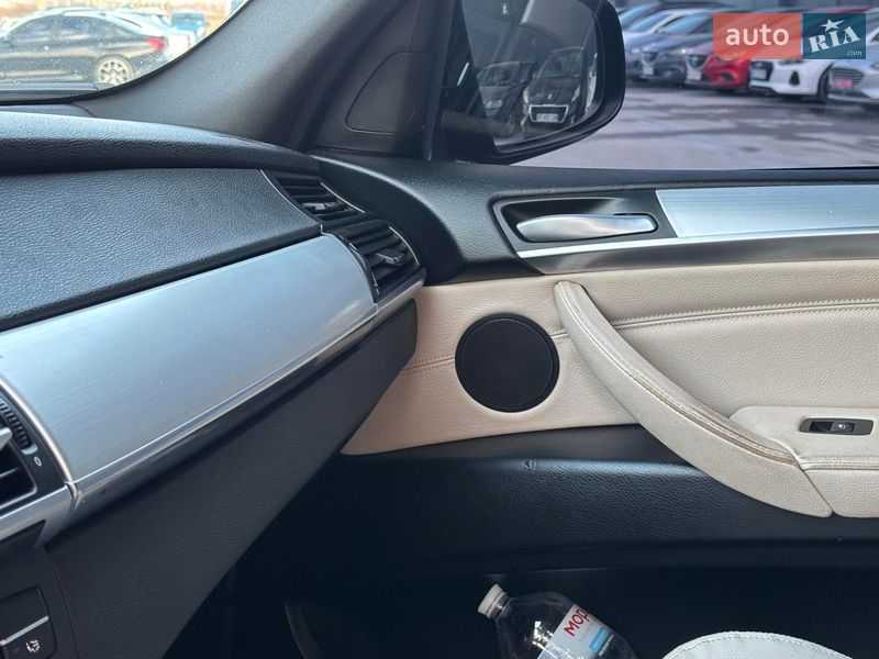 Позашляховик / Кросовер BMW X5 2012 в Львові