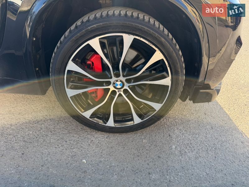 Позашляховик / Кросовер BMW X5 2013 в Чернівцях