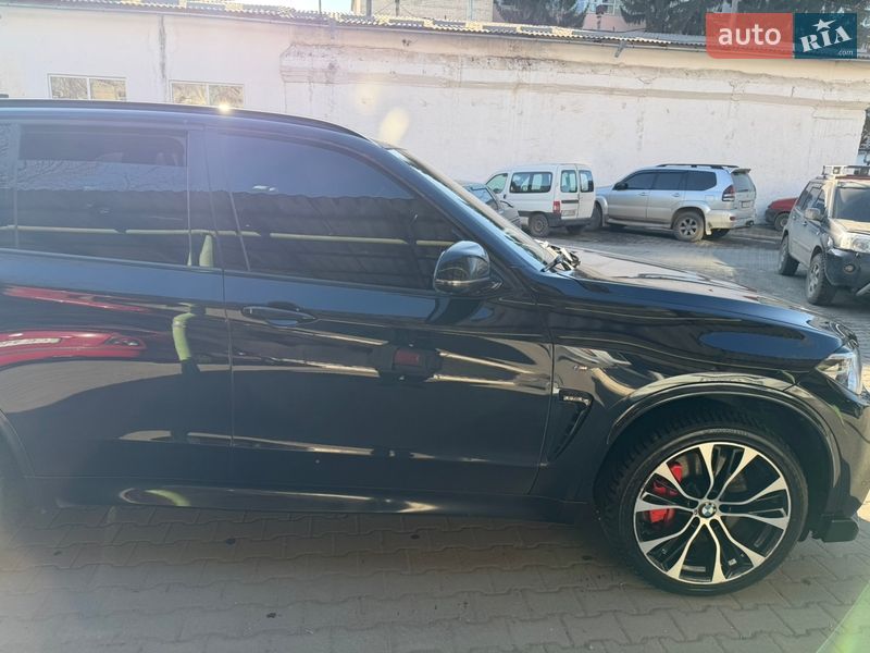 Позашляховик / Кросовер BMW X5 2013 в Чернівцях