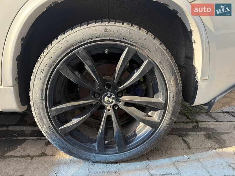 Внедорожник / Кроссовер BMW X5 2014 в Калуше