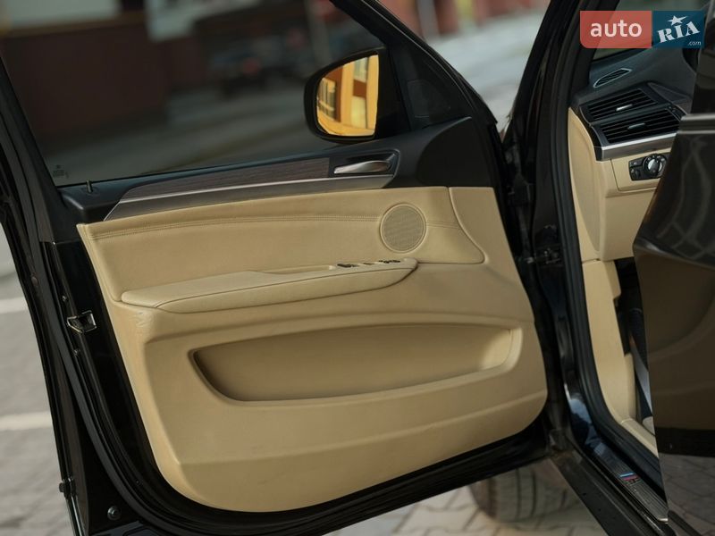 Внедорожник / Кроссовер BMW X5 2011 в Ивано-Франковске