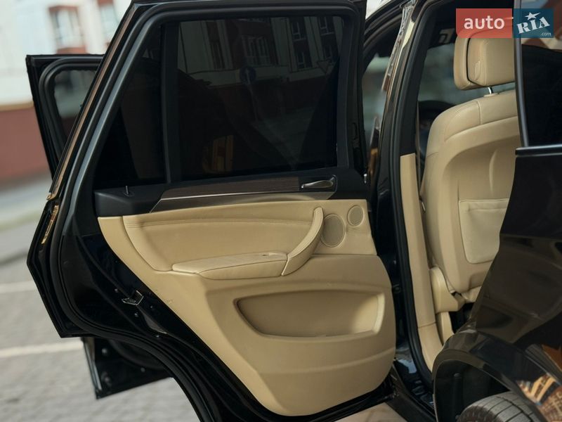 Внедорожник / Кроссовер BMW X5 2011 в Ивано-Франковске