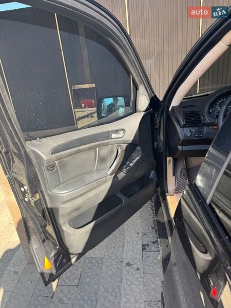 Внедорожник / Кроссовер BMW X5 2001 в Ужгороде
