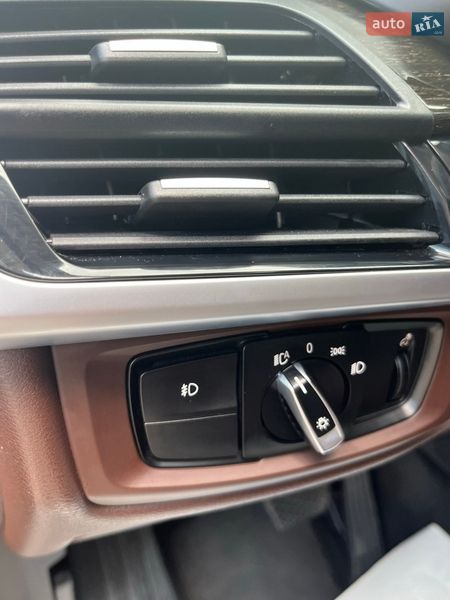 Позашляховик / Кросовер BMW X5 2015 в Чернівцях