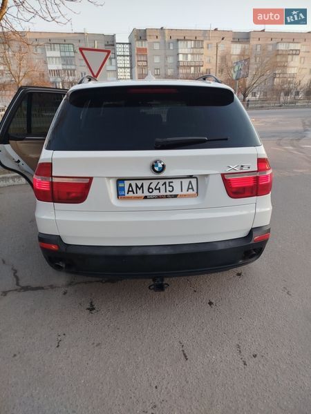 Внедорожник / Кроссовер BMW X5 2010 в Коростышеве