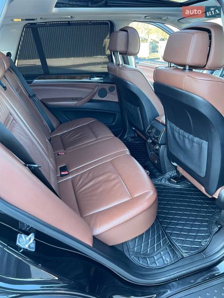 Внедорожник / Кроссовер BMW X5 2010 в Ровно