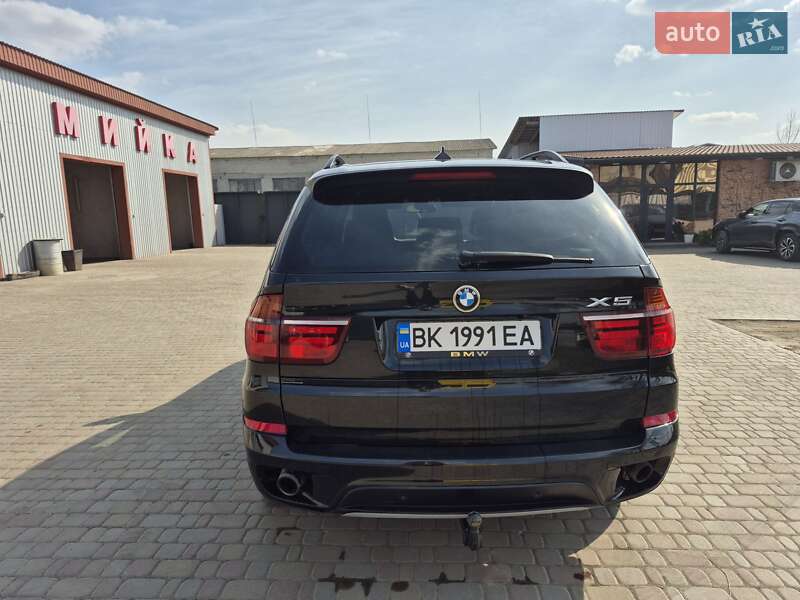 Внедорожник / Кроссовер BMW X5 2011 в Костополе