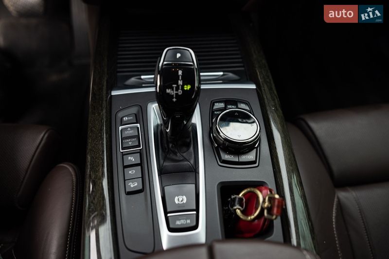 Позашляховик / Кросовер BMW X5 2016 в Луцьку