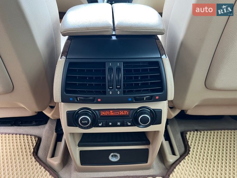 Внедорожник / Кроссовер BMW X5 2010 в Ровно