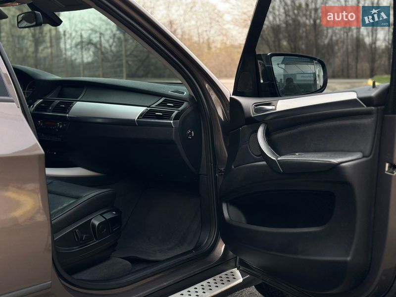 Внедорожник / Кроссовер BMW X5 2011 в Ивано-Франковске