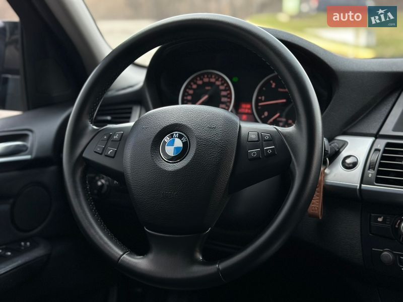 Внедорожник / Кроссовер BMW X5 2011 в Ивано-Франковске